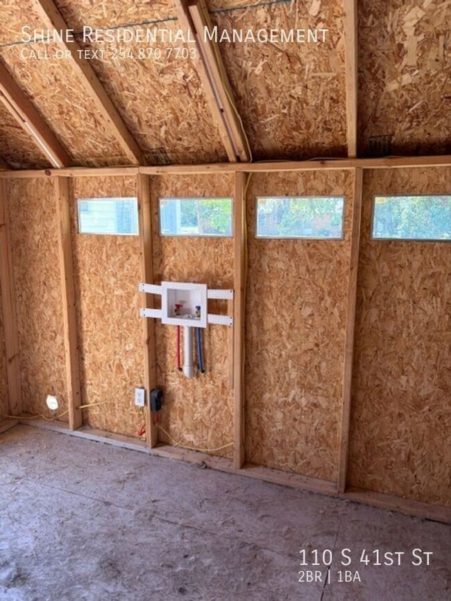 Building Photo - 110 S 41st St