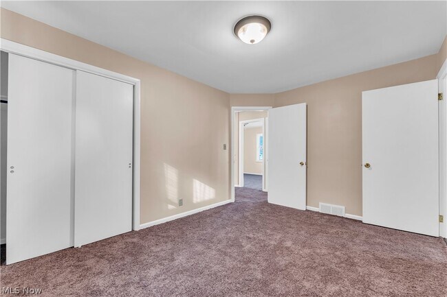 Building Photo - 9716 Alexander Rd