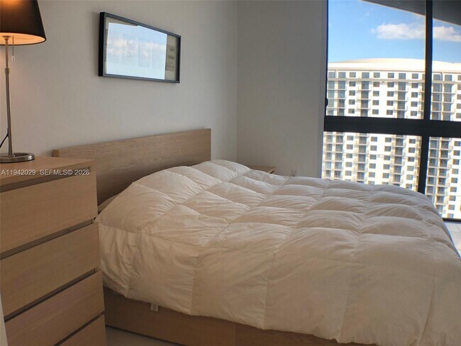 Building Photo - 5252 NW 85th Ave