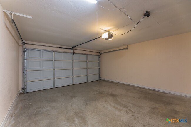 Building Photo - 3006 Belmont Dr