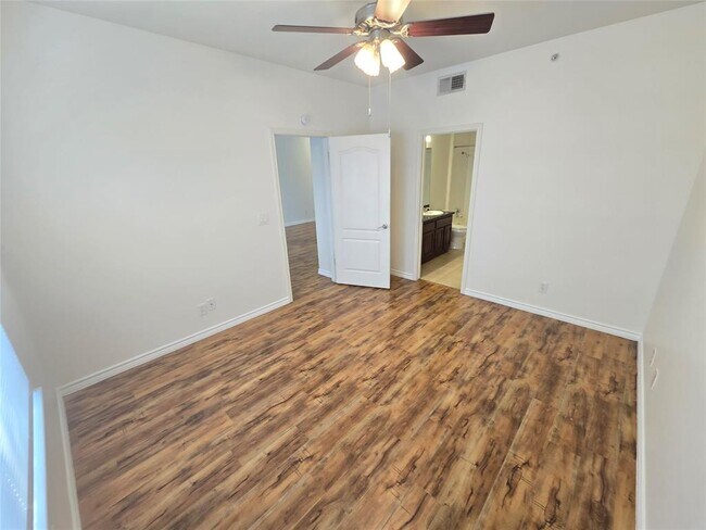 Building Photo - 6000-5 Shepherd Mountain Cove
