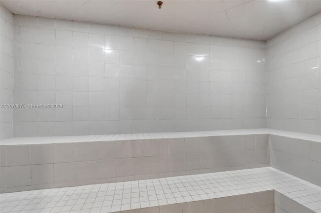 Building Photo - 5310 Fountains Dr S