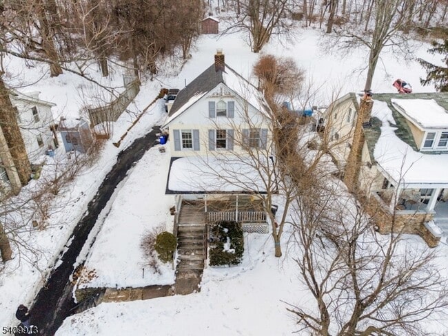 Building Photo - 147 Millbrook Ave