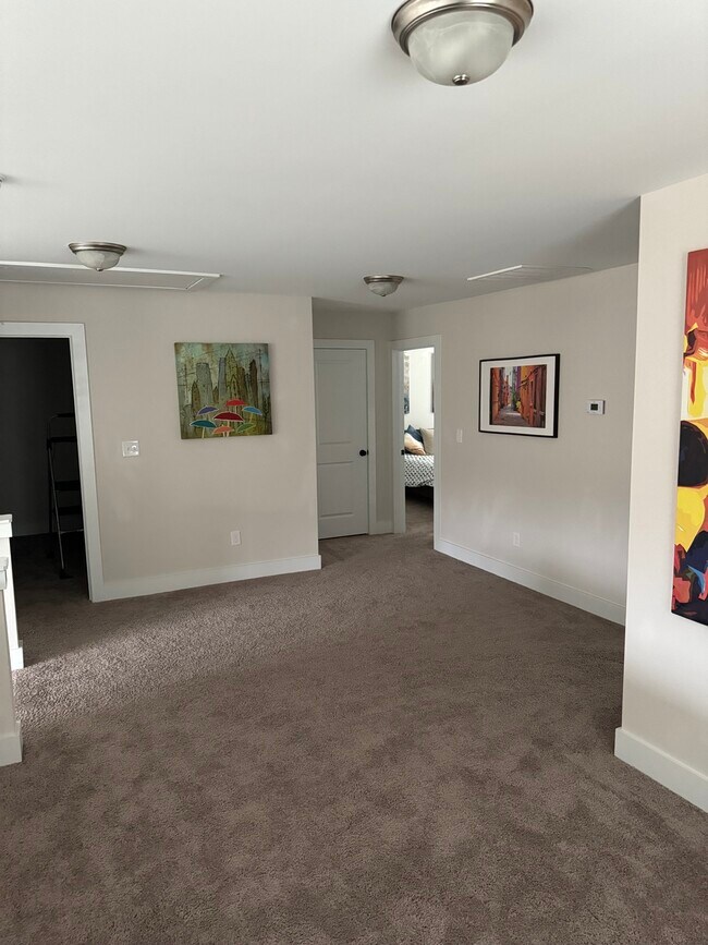 Building Photo - Mebane townhouse