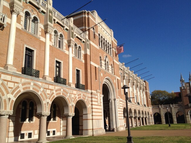 Building Photo - 2608 Hopkins St