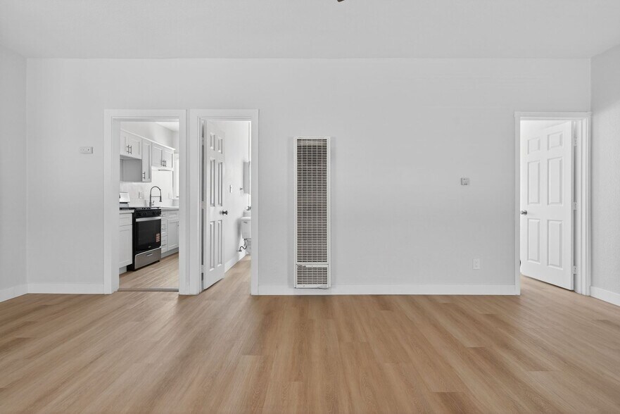 Building Photo - 915 Cherry Ave