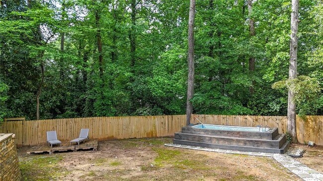 Building Photo - 3270 Brookview Dr