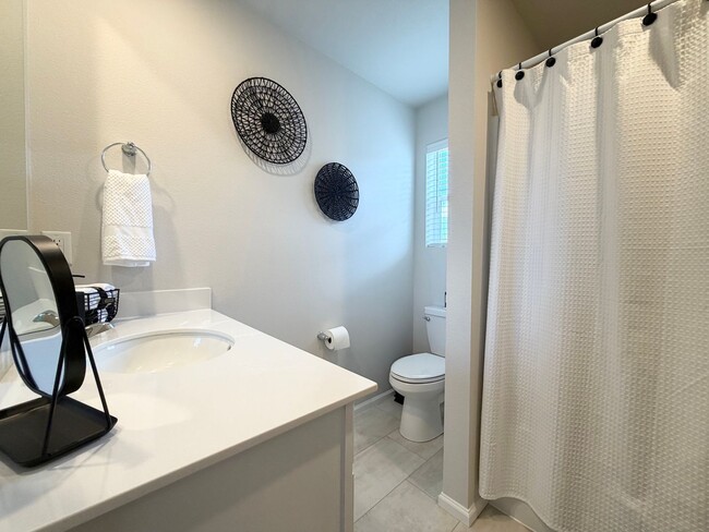 Building Photo - Stunning 2024 Bonney Lake/Tehaleh Home