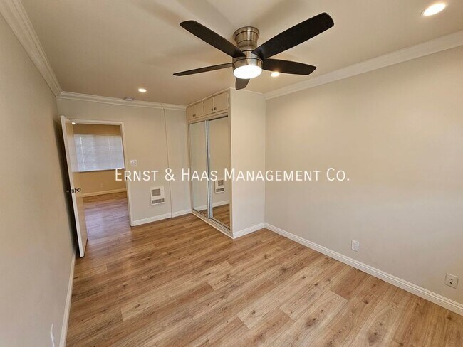 Building Photo - Lovely  Renovated 1 Bedroom Apartment in P...