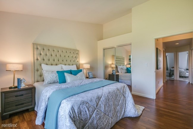 Building Photo - 6028 Capriana Common