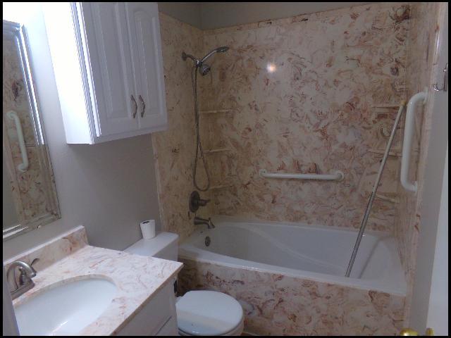 Building Photo - 15 Lillie St