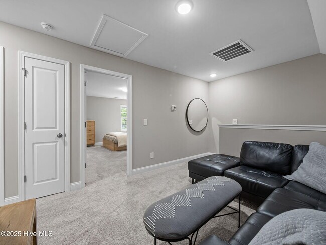 Building Photo - 150 Coastline Cir