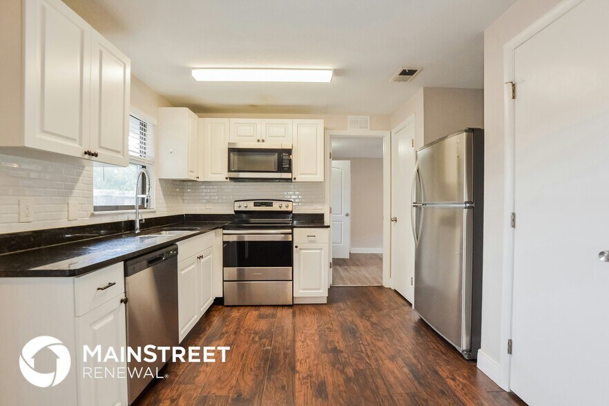 Building Photo - 106 Hughes Ave