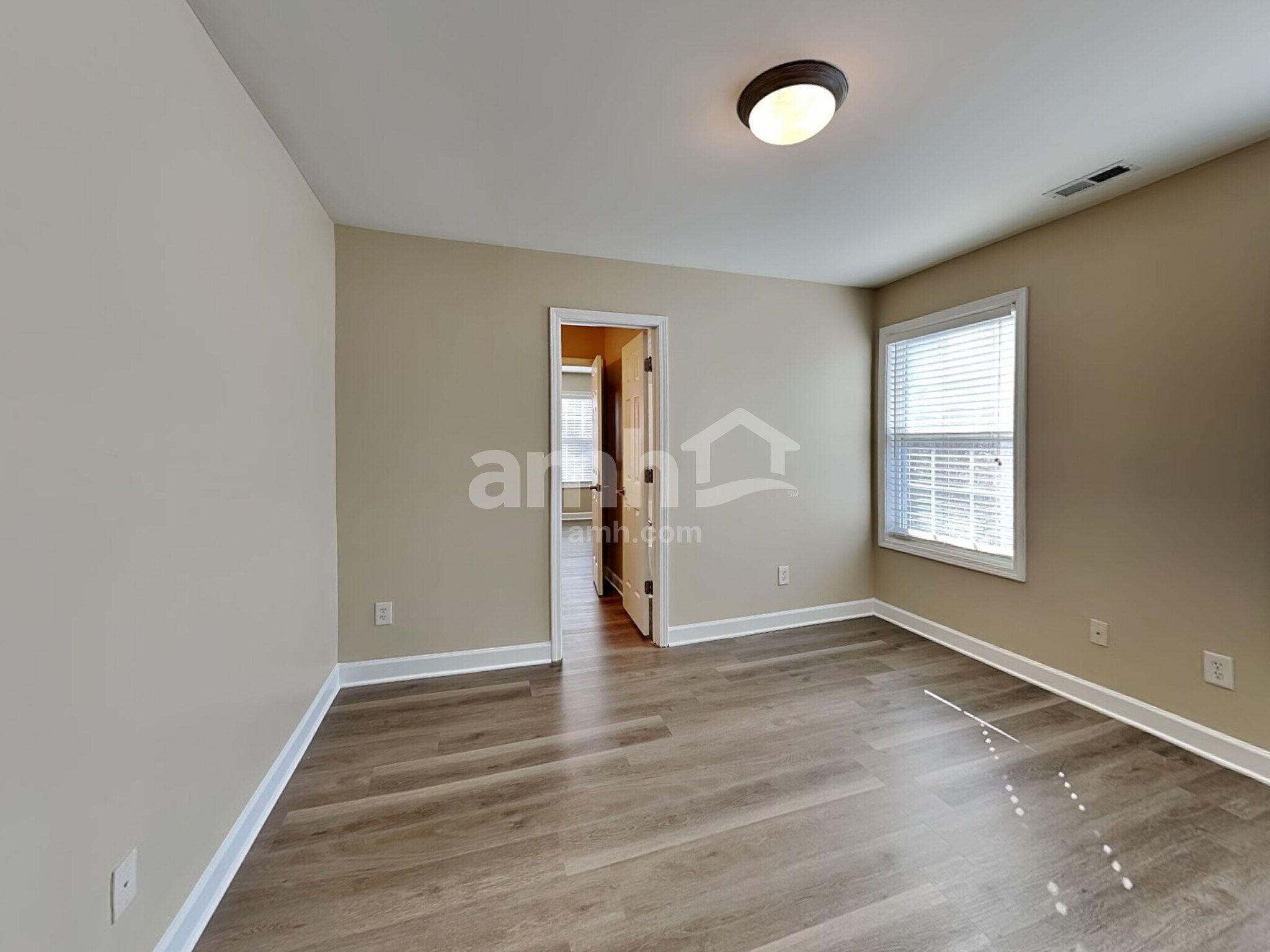 Building Photo - 1409 Lindenberg Sq