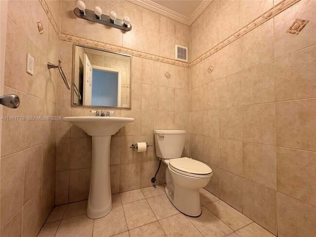 Building Photo - 3855 Estepona Ave