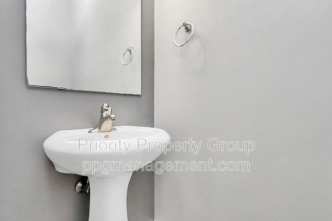 Building Photo - 610 Latimer Way