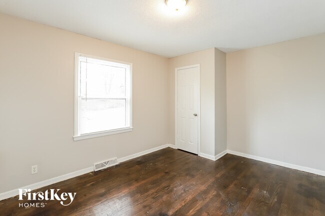 Building Photo - 1403 NE 67th Pl