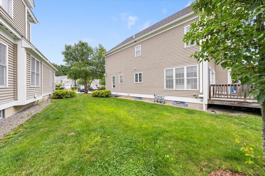 Building Photo - 5 Bayberry Ln