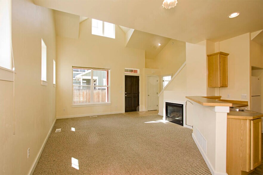 Building Photo - 3892 Equestrian Ln