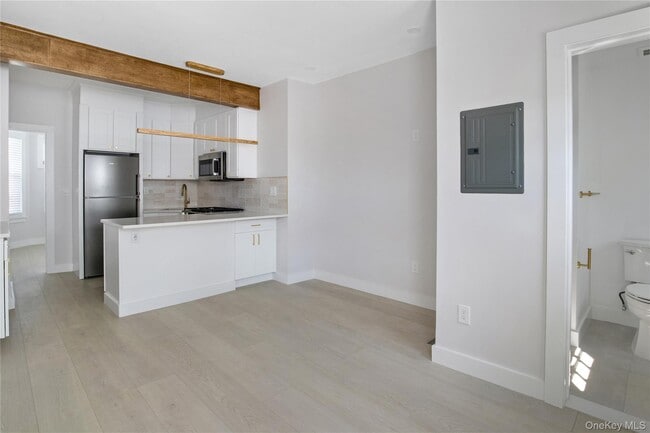 Building Photo - 46 Park Ave