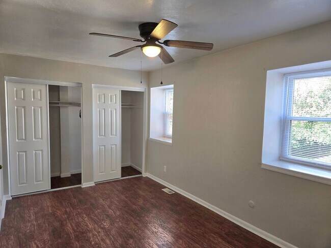 Building Photo - Move In Ready!!