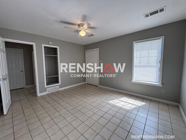 Building Photo - 4920 Buford Ave