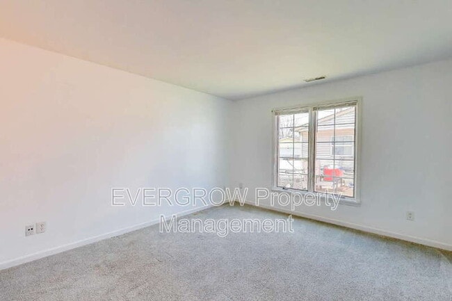 Building Photo - 142 N 7th Ave