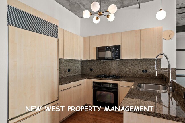 Building Photo - Expansive East Village 2-Bedroom at Parklo...