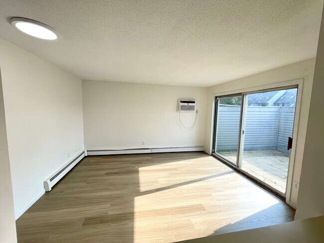 Building Photo - 20 Sundance Dr