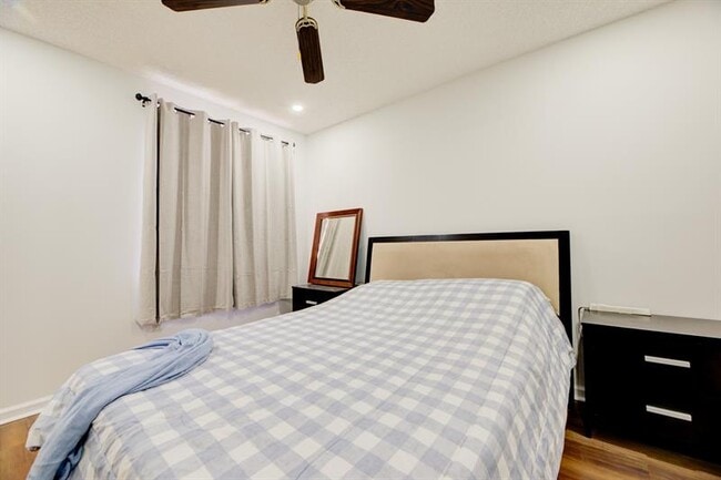 Building Photo - 724 NW 155th Terrace