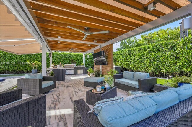 Building Photo - 5501 McKinley St