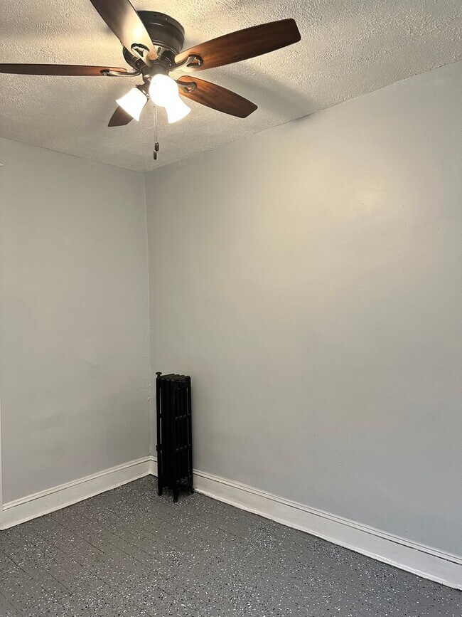 Building Photo - 1203 Ashburton St