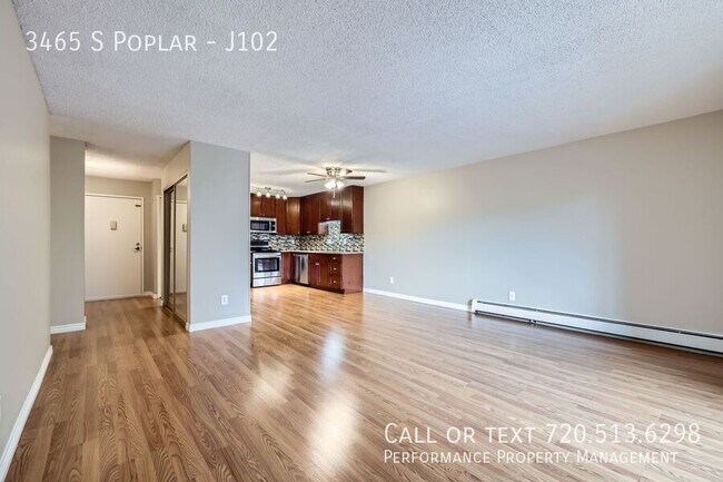 Building Photo - 3465 S Poplar St