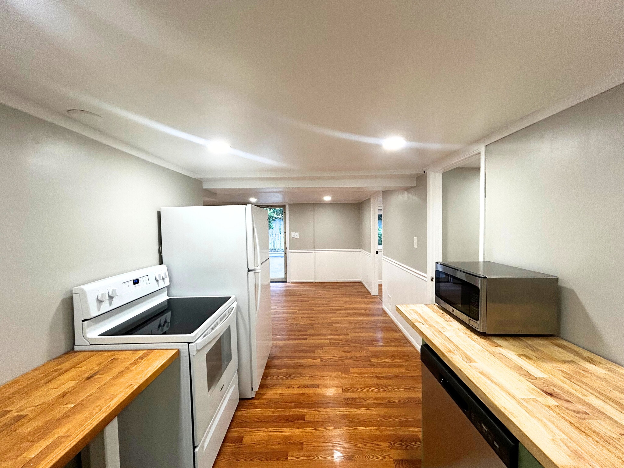 Building Photo - 8070 Esterbrook Dr