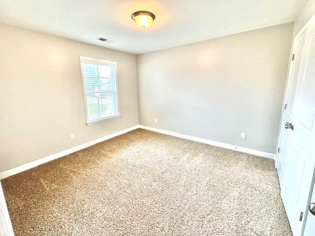 Building Photo - Now Leasing a 3-bedroom 2.5 bath home at S...