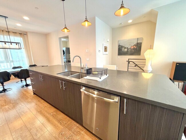 Building Photo - Furnished 3-BR/3-BA Townhouse w/ Giant Roof deck, 2-Car Garage, EV Hookup