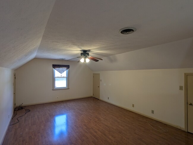 Building Photo - 316 Southwinds Dr