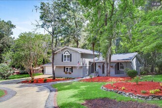 Building Photo - 403 Fairington Dr