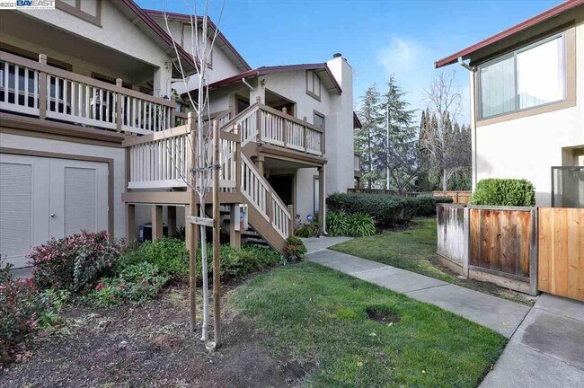 Building Photo - 38918 Cherry Glen Cmn