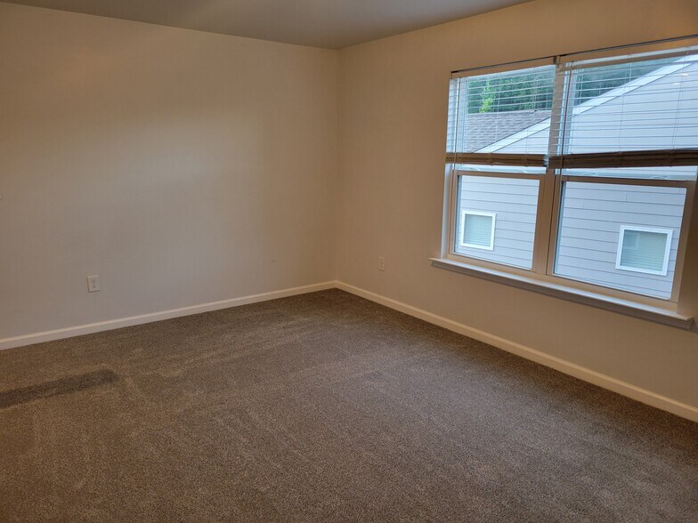 Loft bedroom - 409 Golden Rod Ct