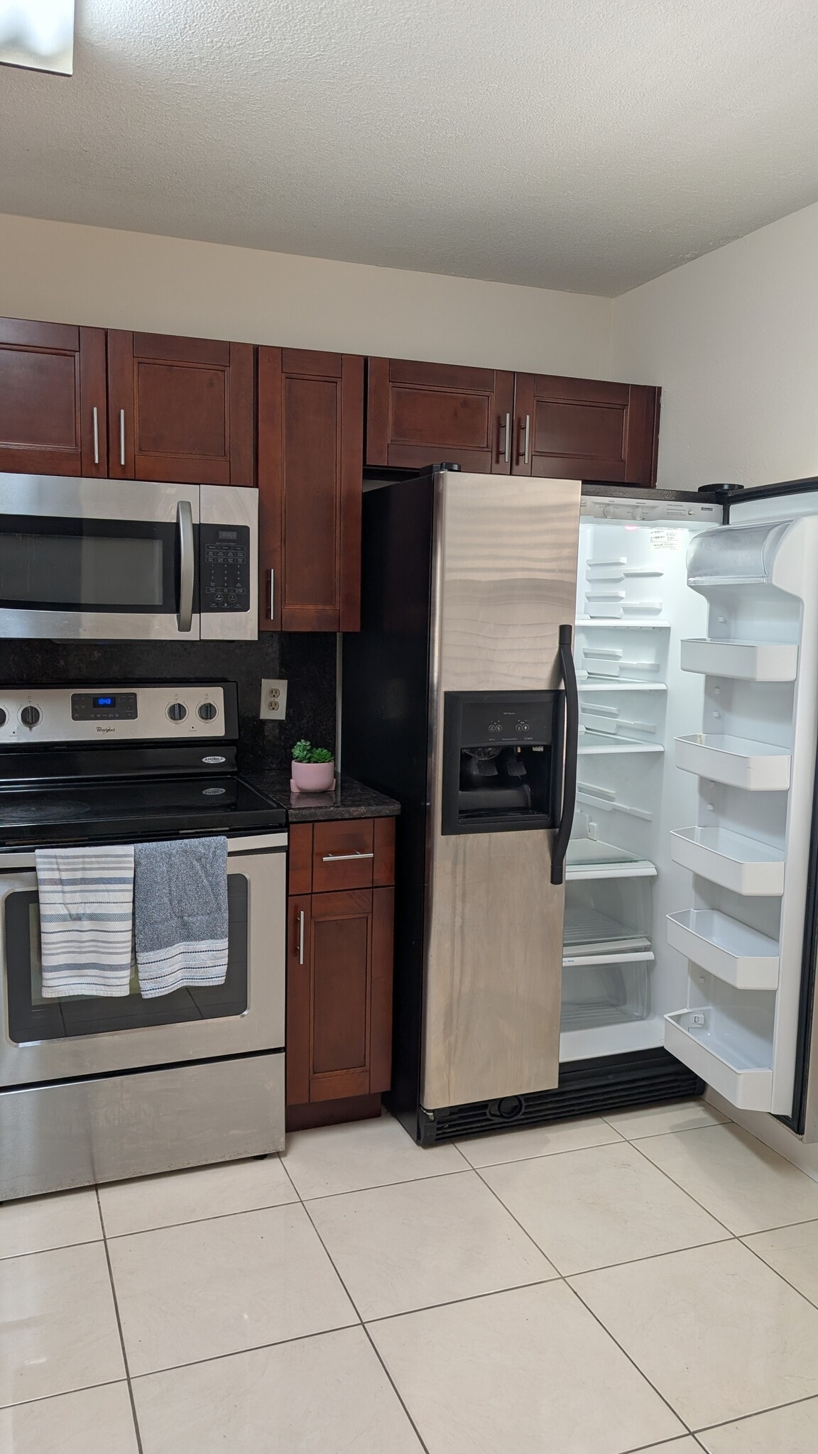 Building Photo - 6909 Lake Place Ct