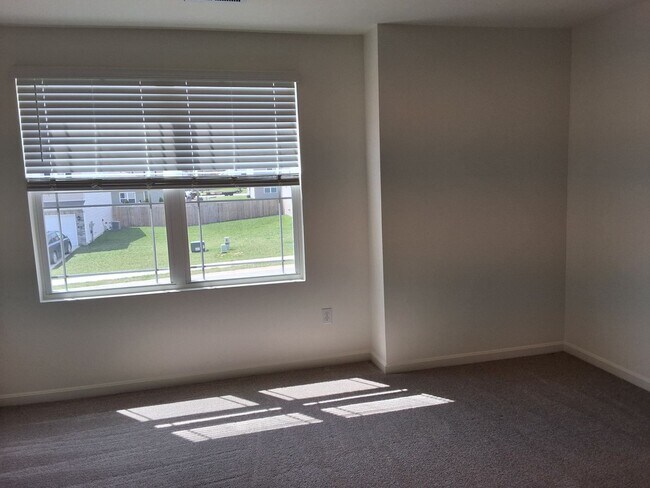 Building Photo - Beautiful Home in Elizabethtown