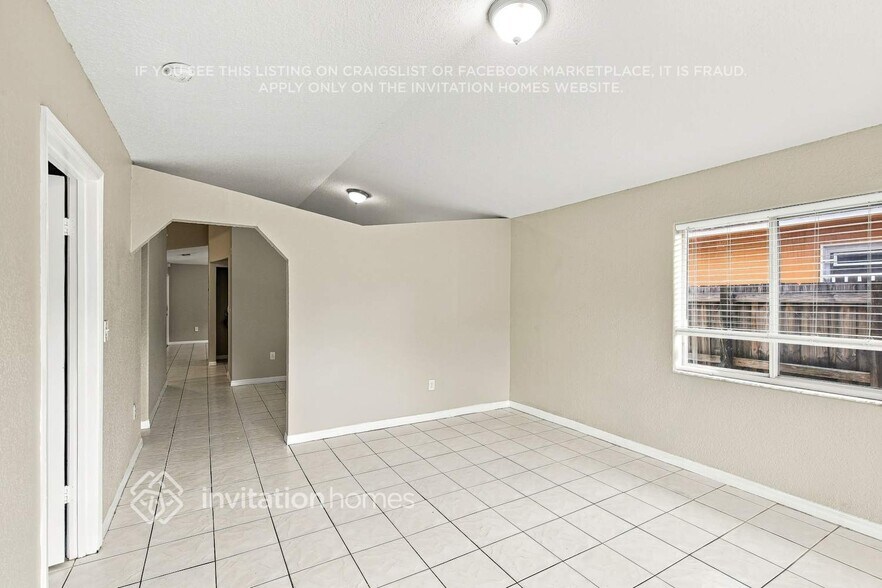 Building Photo - 9775 NW 126th Terrace