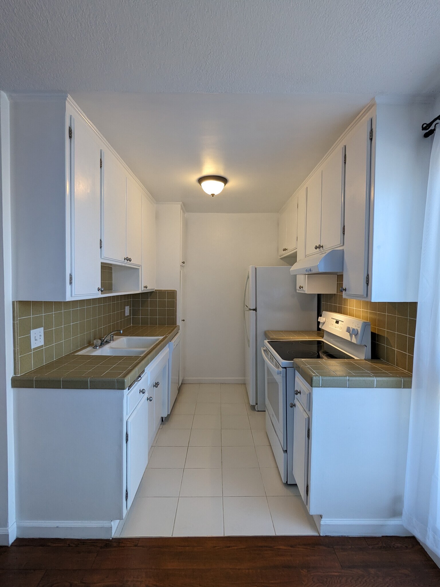 Building Photo - 3813 Huron Ave