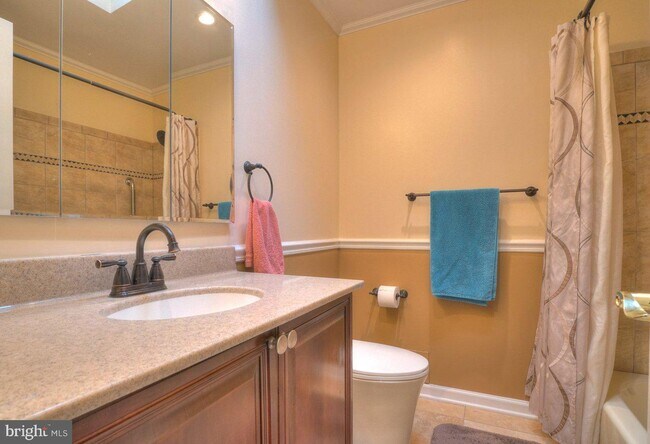 Building Photo - 2405 Earlsgate Ct
