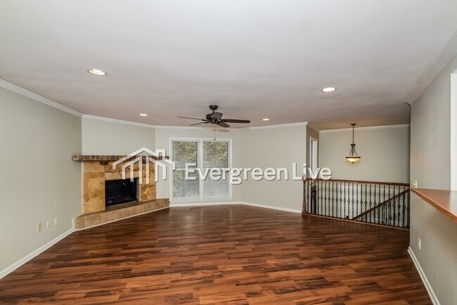 Building Photo - 237 Russet Woods Dr