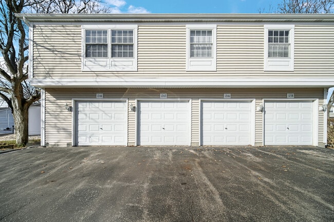 Building Photo - 1242 Nova Ct