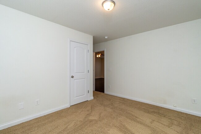 Building Photo - 624 Drakewood Rd