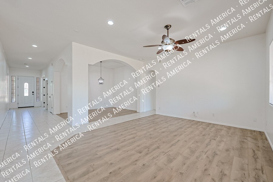 Building Photo - 7005 S 57th Ave