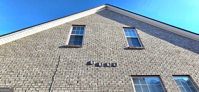 Building Photo - 1055 Livery Cir